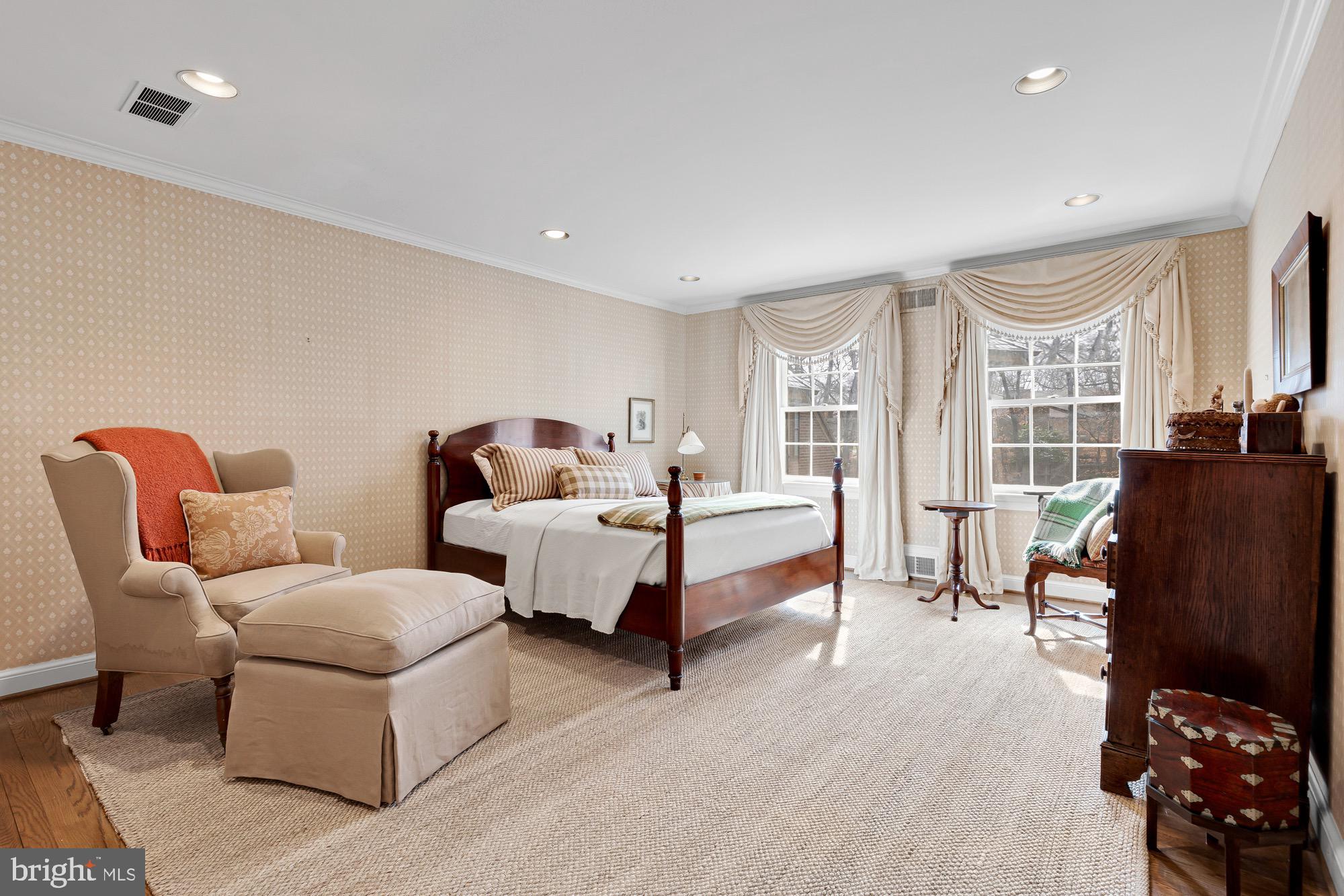 10004 Iron Gate Road Potomac, MD 20854 - Photo 37 of 45 Bedroom