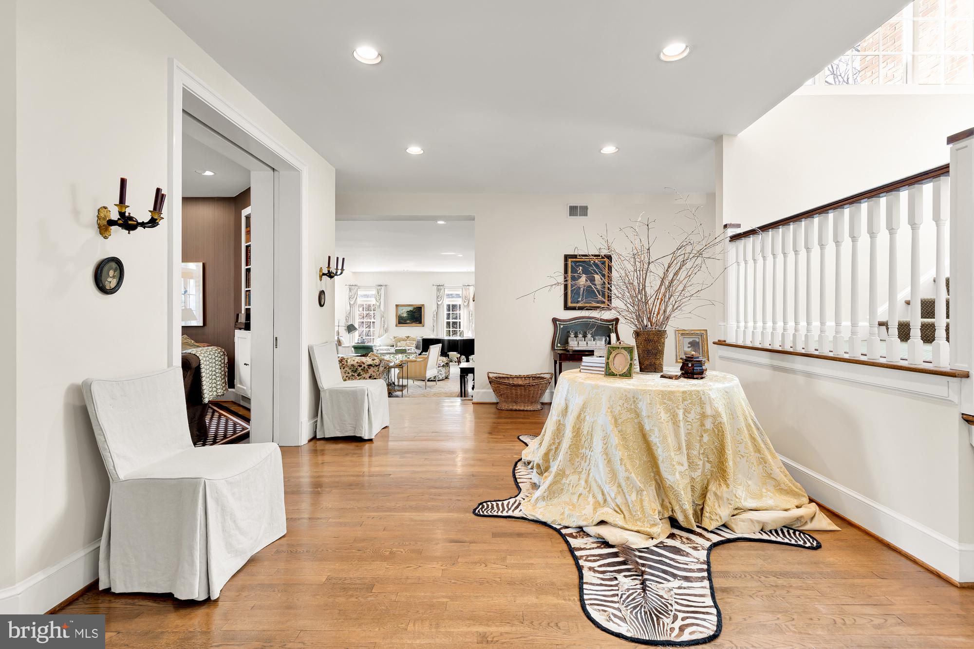 10004 Iron Gate Road Potomac, MD 20854 - Photo 7 of 45 Foyer