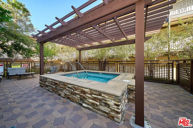 a view of outdoor space