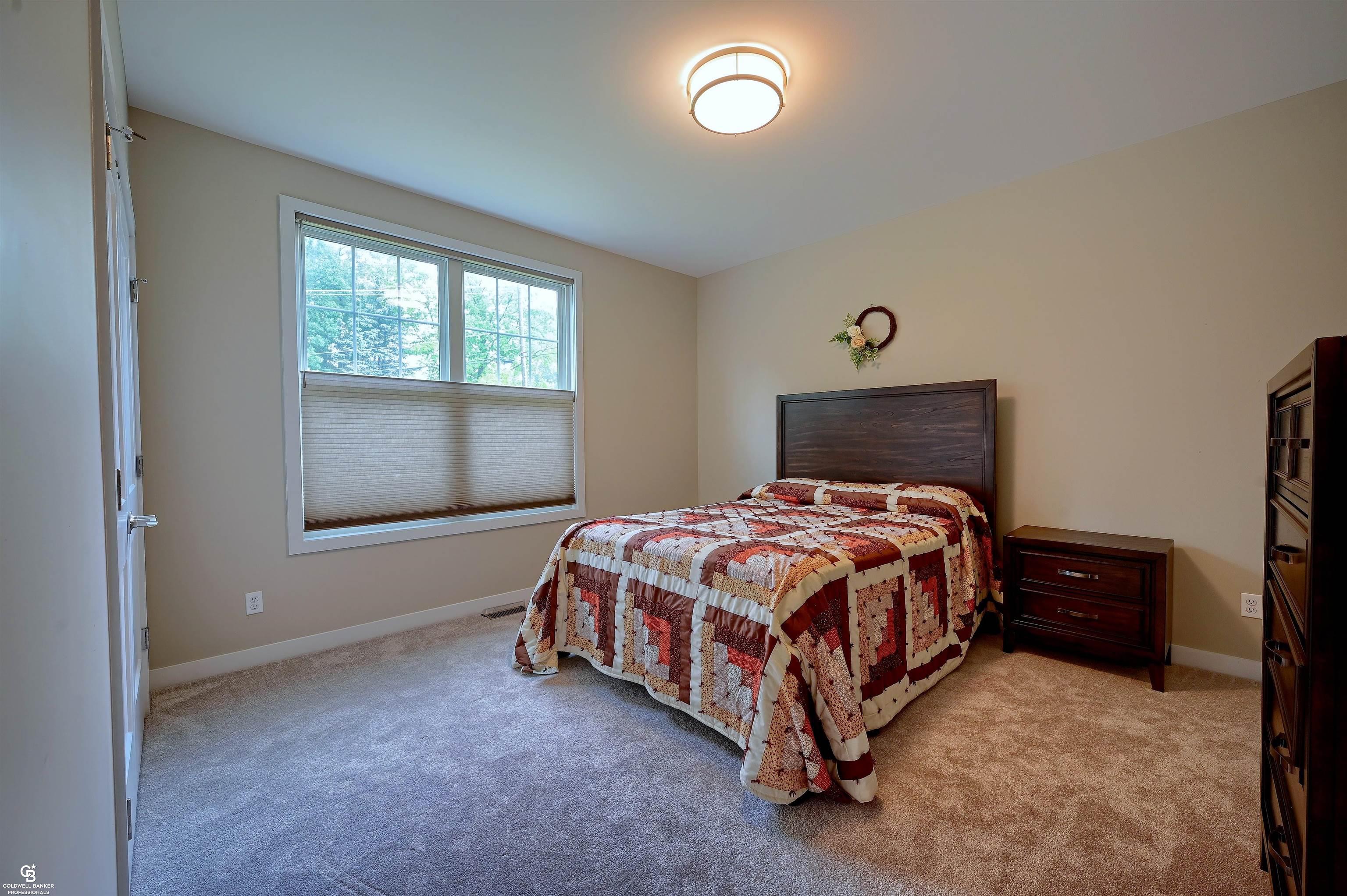 1021 Crestwyk Lane Rochester, MI 48307 - Photo 22 of 44 Front Bedroom