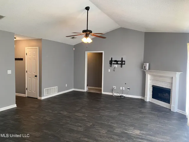 $2,025 | 6166 Sandbourne East, Olive Branch, MS 38654