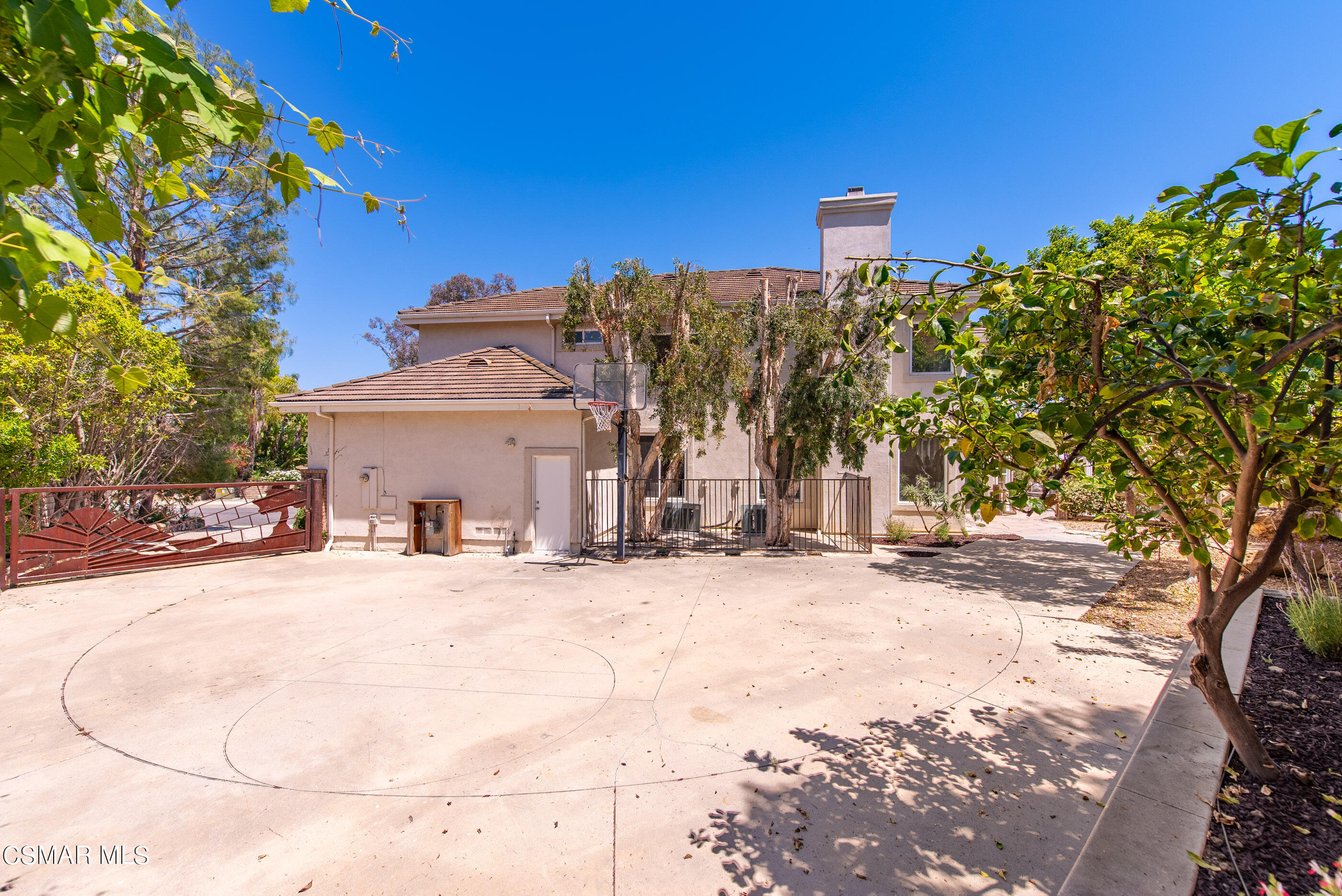3877 Marks Road Agoura Hills, CA 91301 - Photo 47 of 53 a view of a house with a snow in the background
