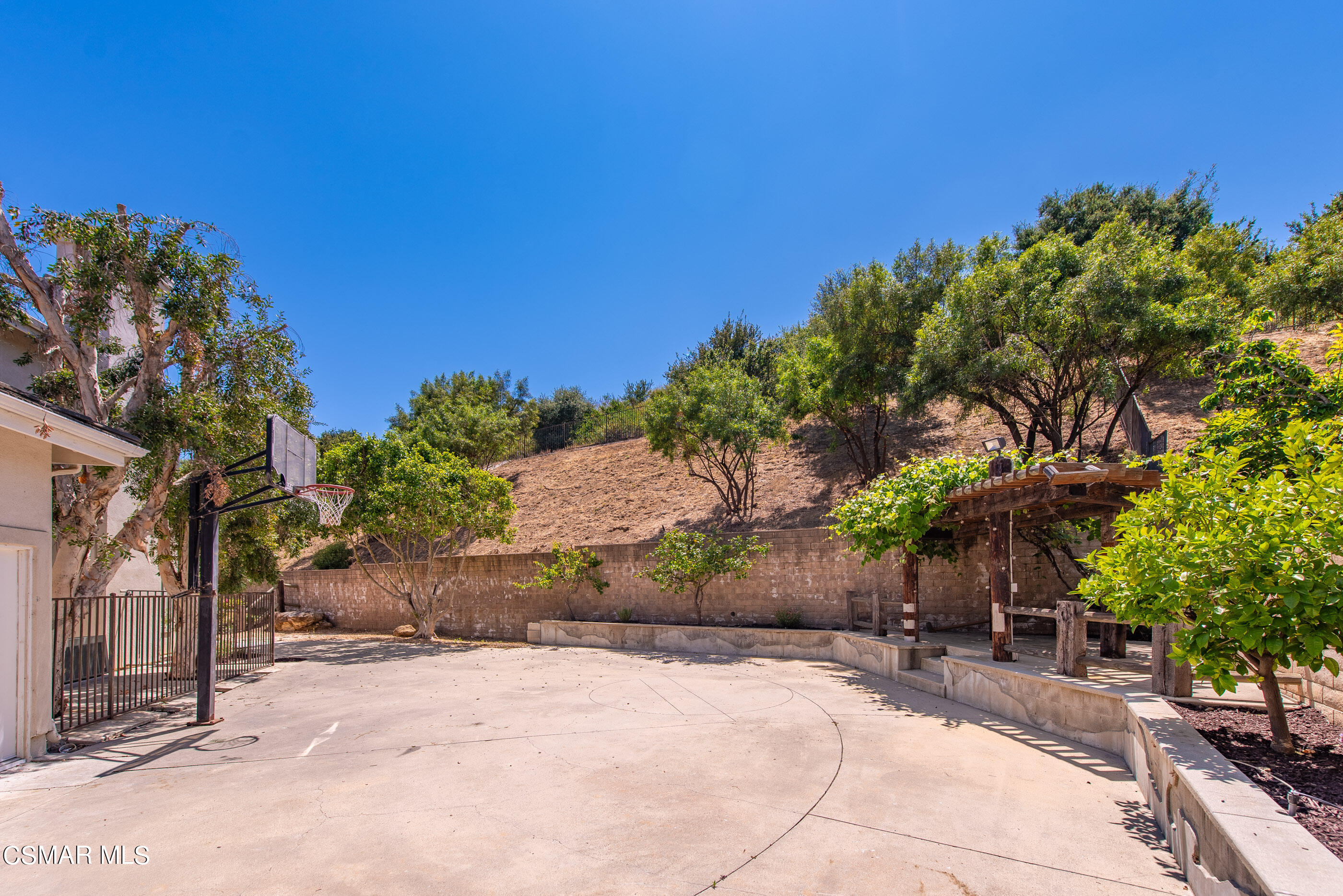 3877 Marks Road Agoura Hills, CA 91301 - Photo 48 of 53 a view of a backyard