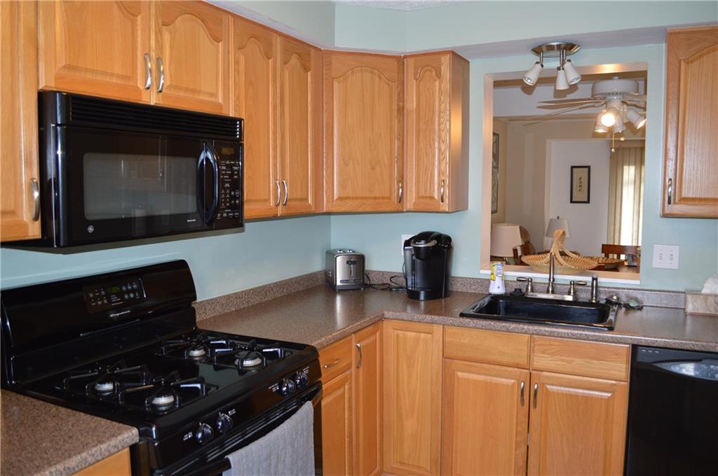 2303 Old Greentree Road Carnegie, PA 15106 - Photo 5 of 11 Gallery Image 5