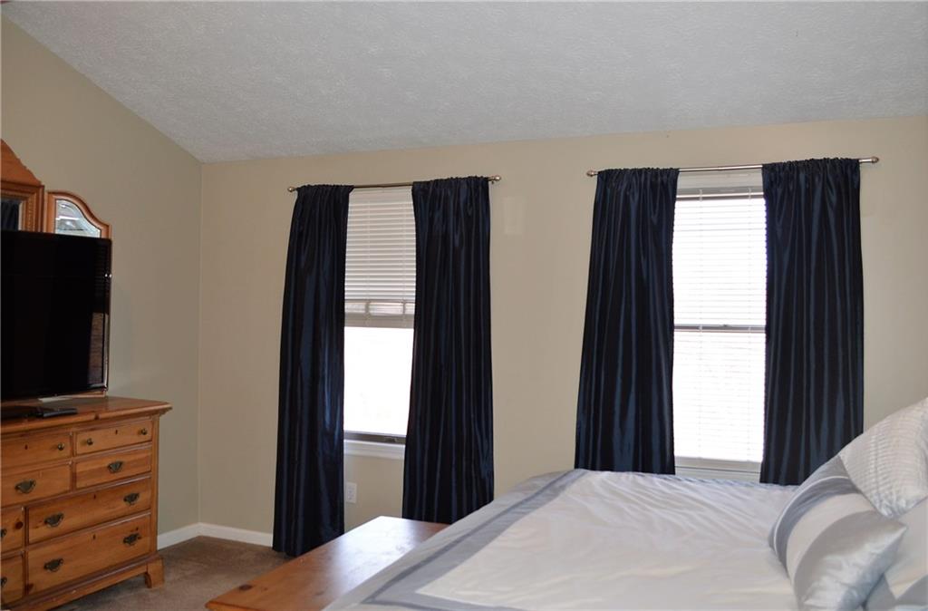 2303 Old Greentree Road Carnegie, PA 15106 - Photo 7 of 11 Gallery Image 7