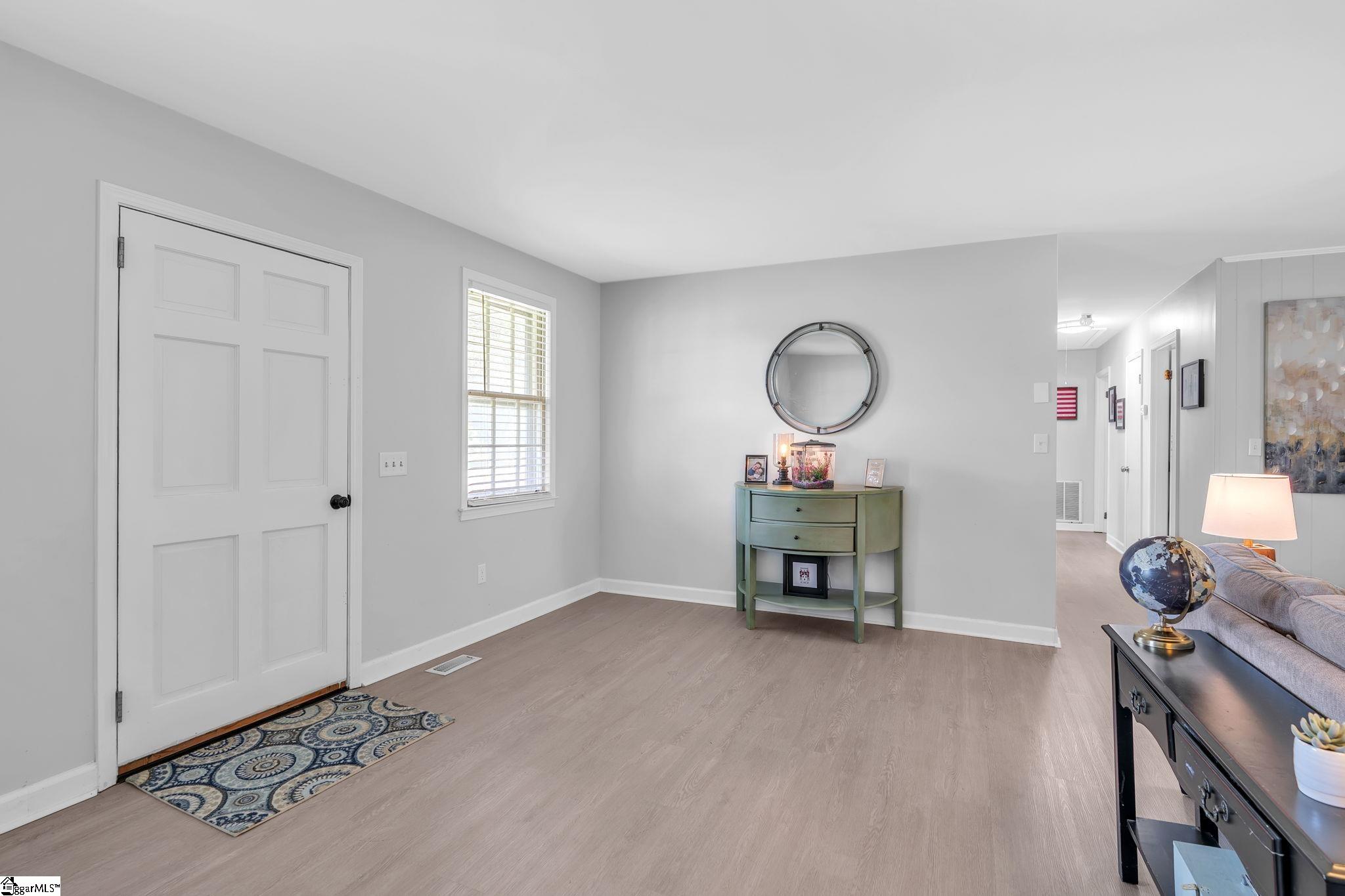 101 Colonial Lane Simpsonville, SC 29681 - Photo 3 of 43