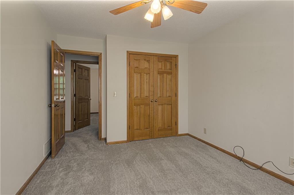 8209 Bell Road Lenexa, KS 66219 - Photo 27 of 49