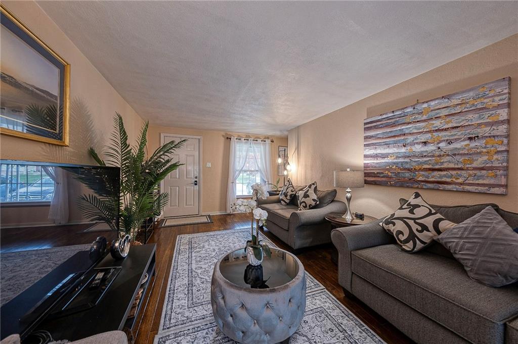 632 Highview Road Pittsburgh, PA 15234 - Photo 3 of 37