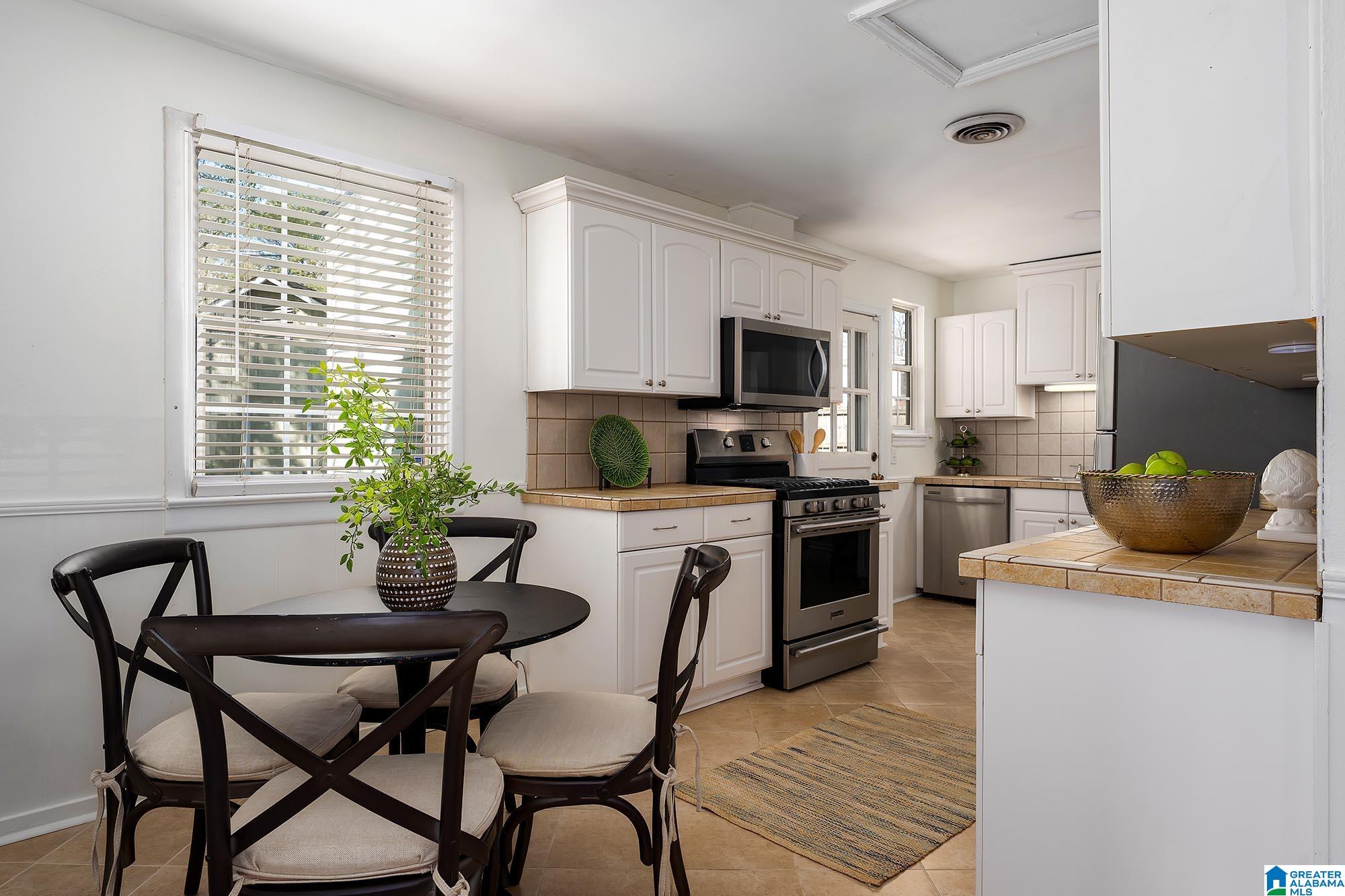 612 Strathmore Road Birmingham, AL 35213 - Photo 13 of 34