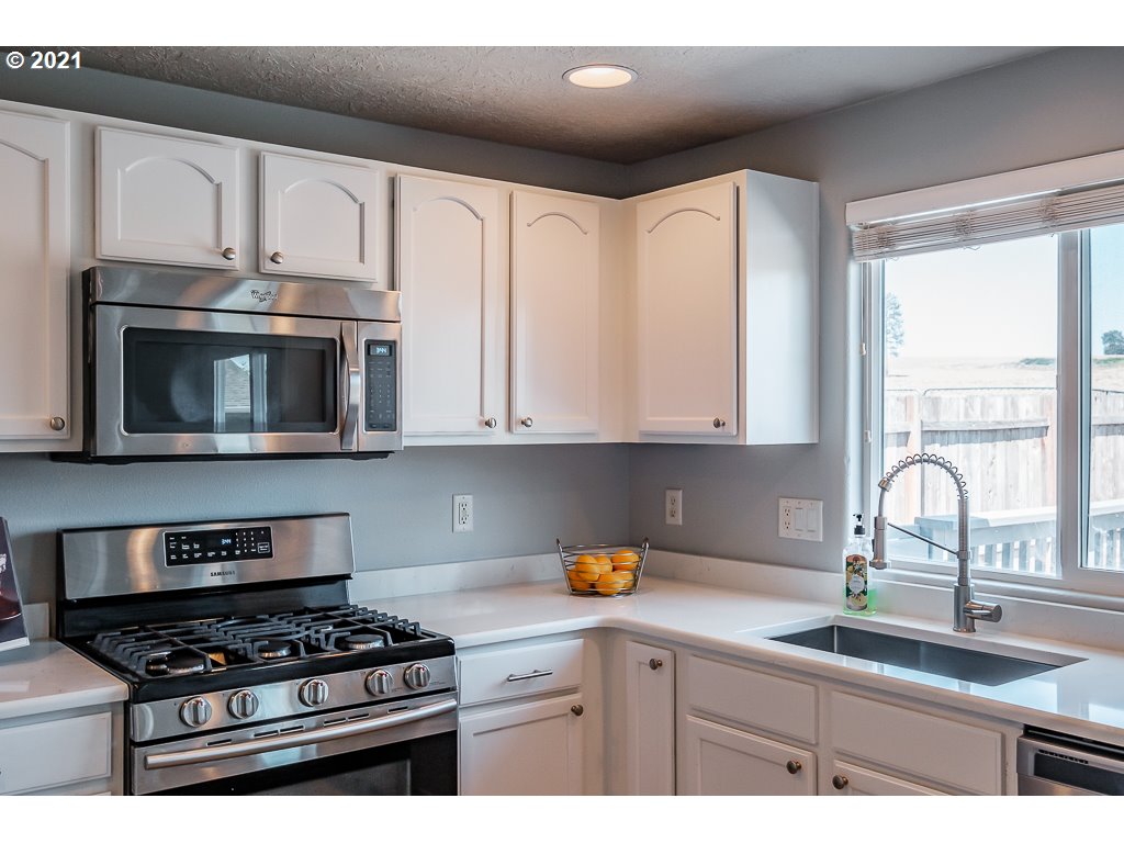741 Salamander Road Southeast Jefferson, OR 97352 - Photo 11 of 32 Gallery Image 11