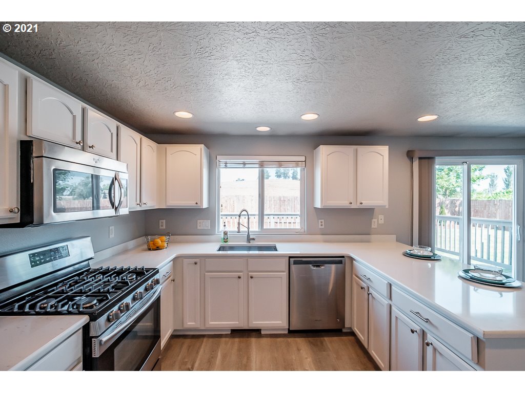 741 Salamander Road Southeast Jefferson, OR 97352 - Photo 12 of 32 Gallery Image 12