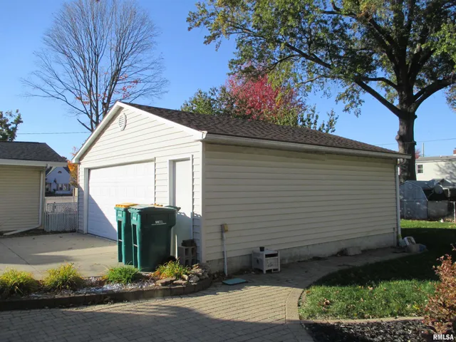 $120,000 | 2211 West Clarke Avenue, West Peoria, IL 61604