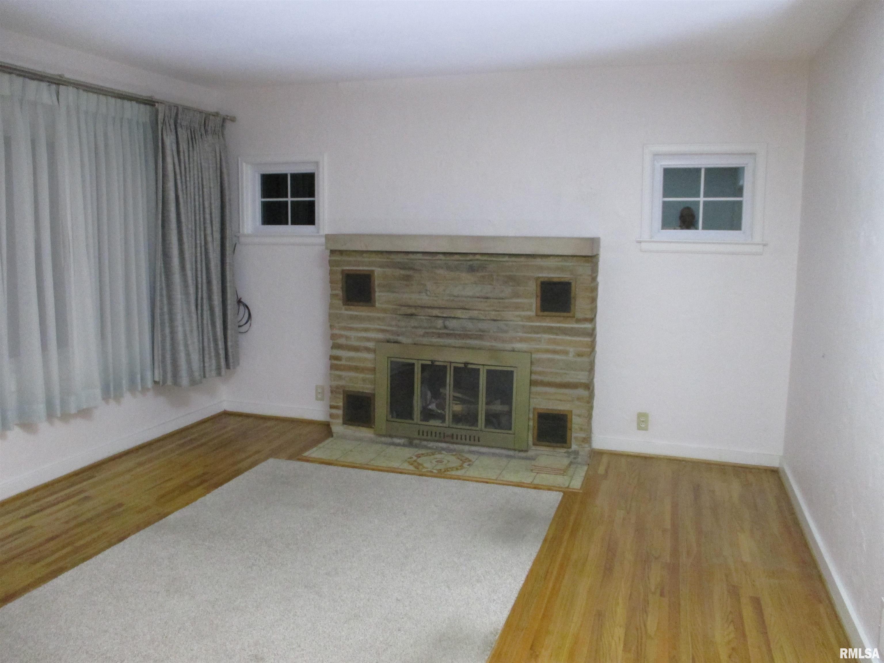 2211 West Clarke Avenue West Peoria, IL 61604 - Photo 15 of 53