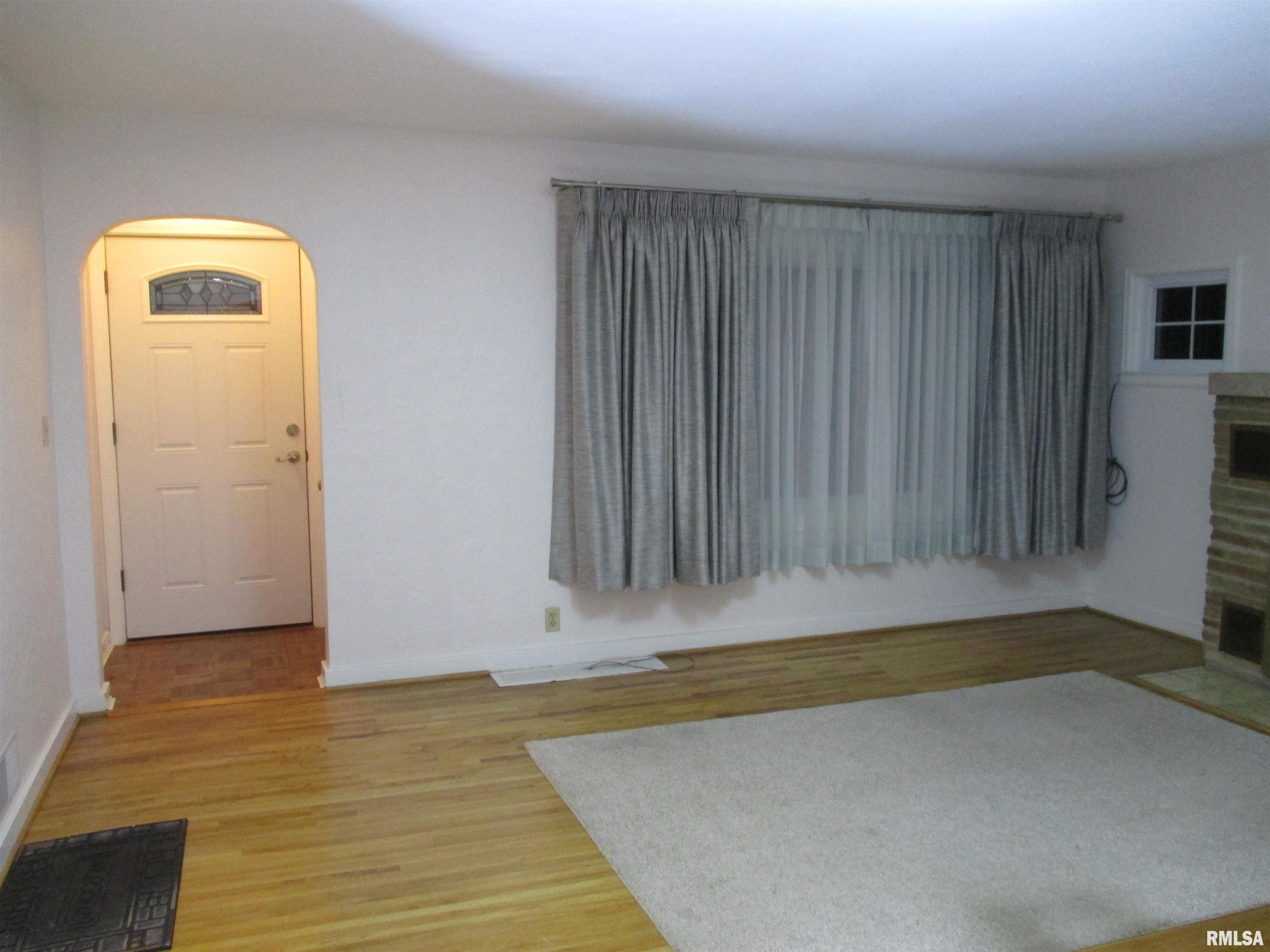 2211 West Clarke Avenue West Peoria, IL 61604 - Photo 17 of 53