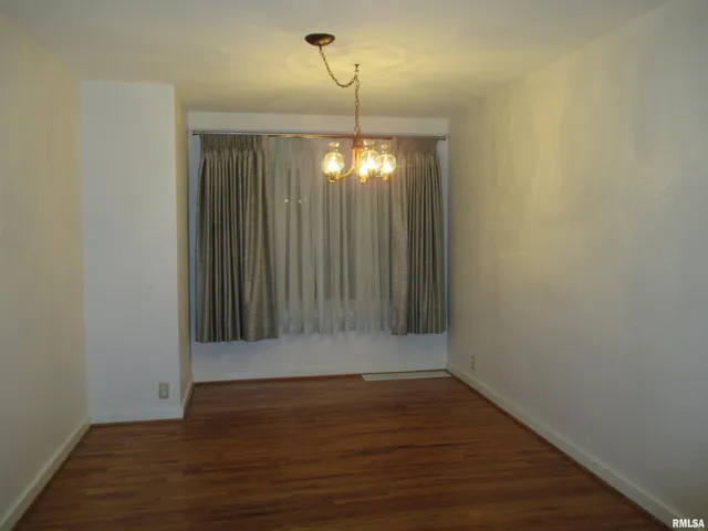 $120,000 | 2211 West Clarke Avenue, West Peoria, IL 61604