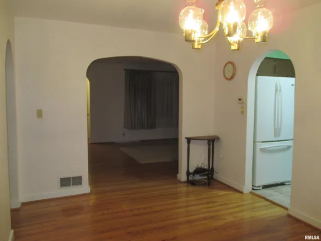 $120,000 | 2211 West Clarke Avenue, West Peoria, IL 61604