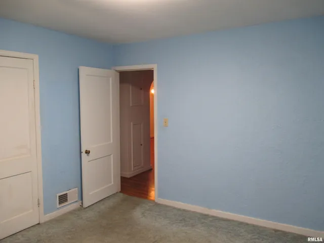 $120,000 | 2211 West Clarke Avenue, West Peoria, IL 61604