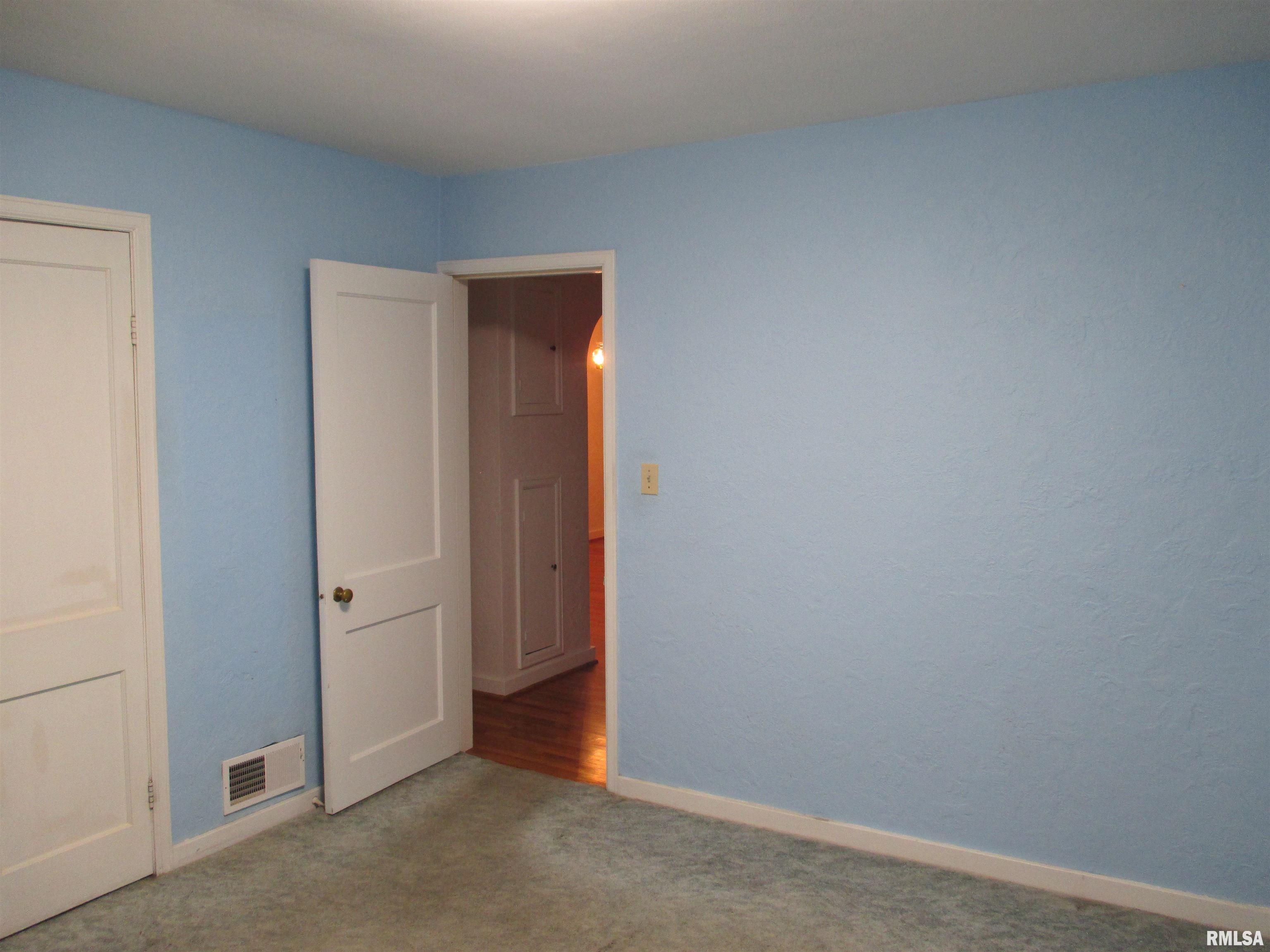 2211 West Clarke Avenue West Peoria, IL 61604 - Photo 22 of 53