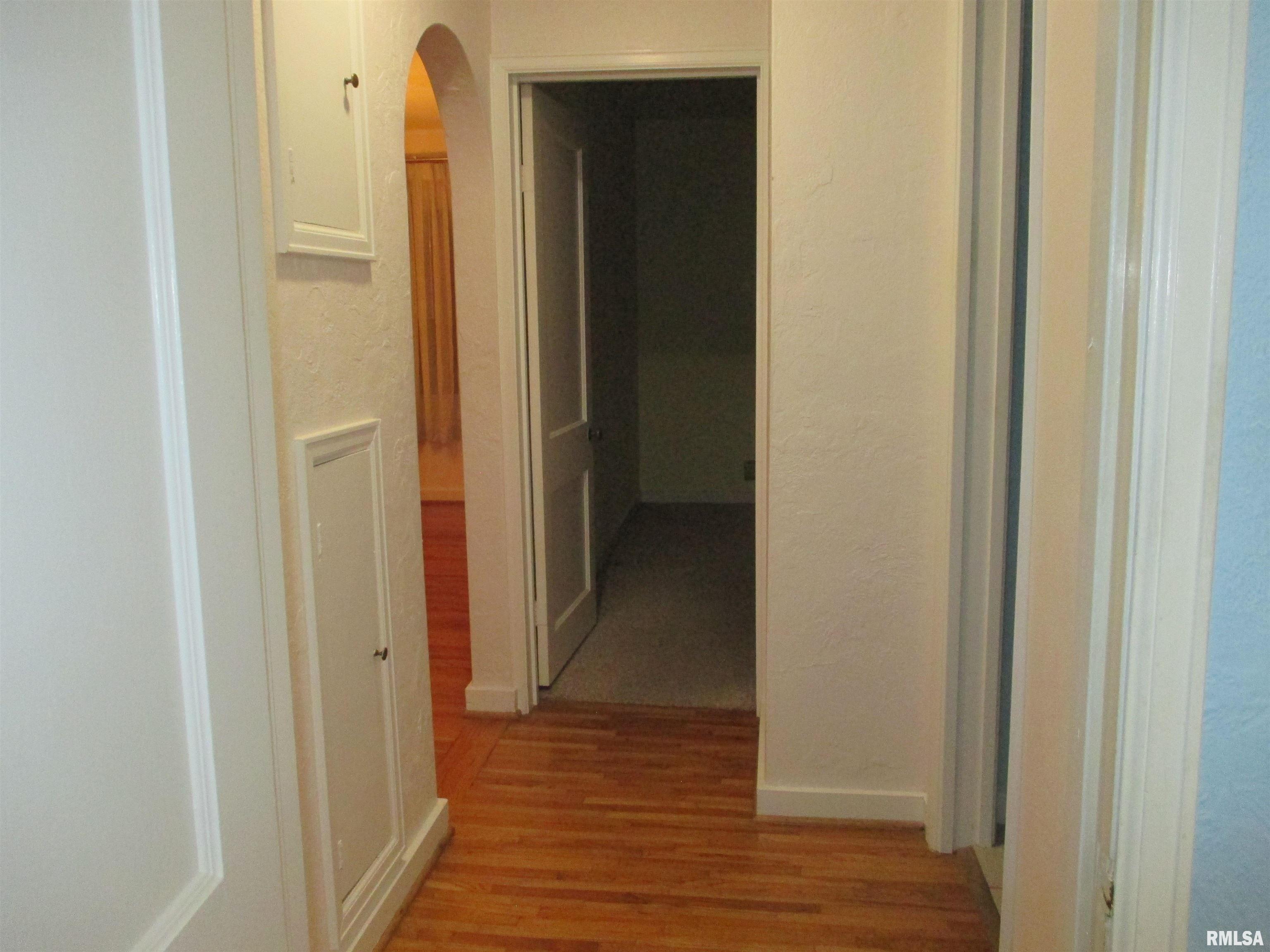 2211 West Clarke Avenue West Peoria, IL 61604 - Photo 25 of 53