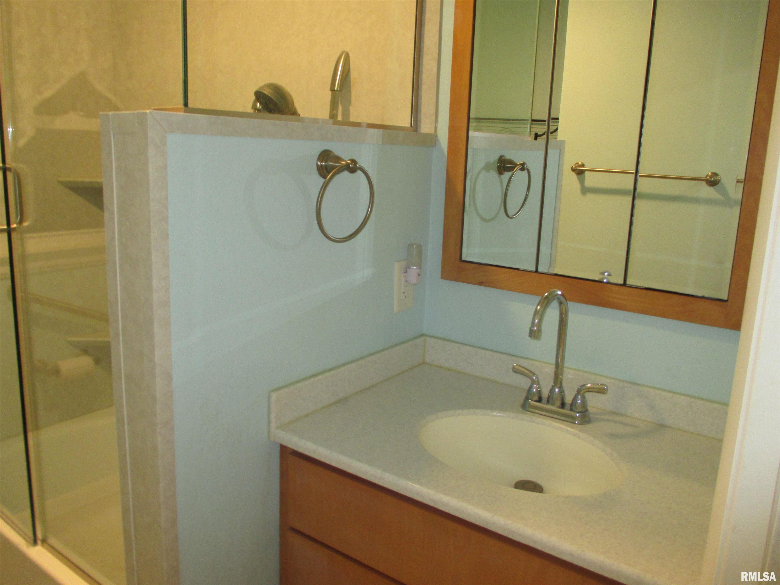 2211 West Clarke Avenue West Peoria, IL 61604 - Photo 26 of 53