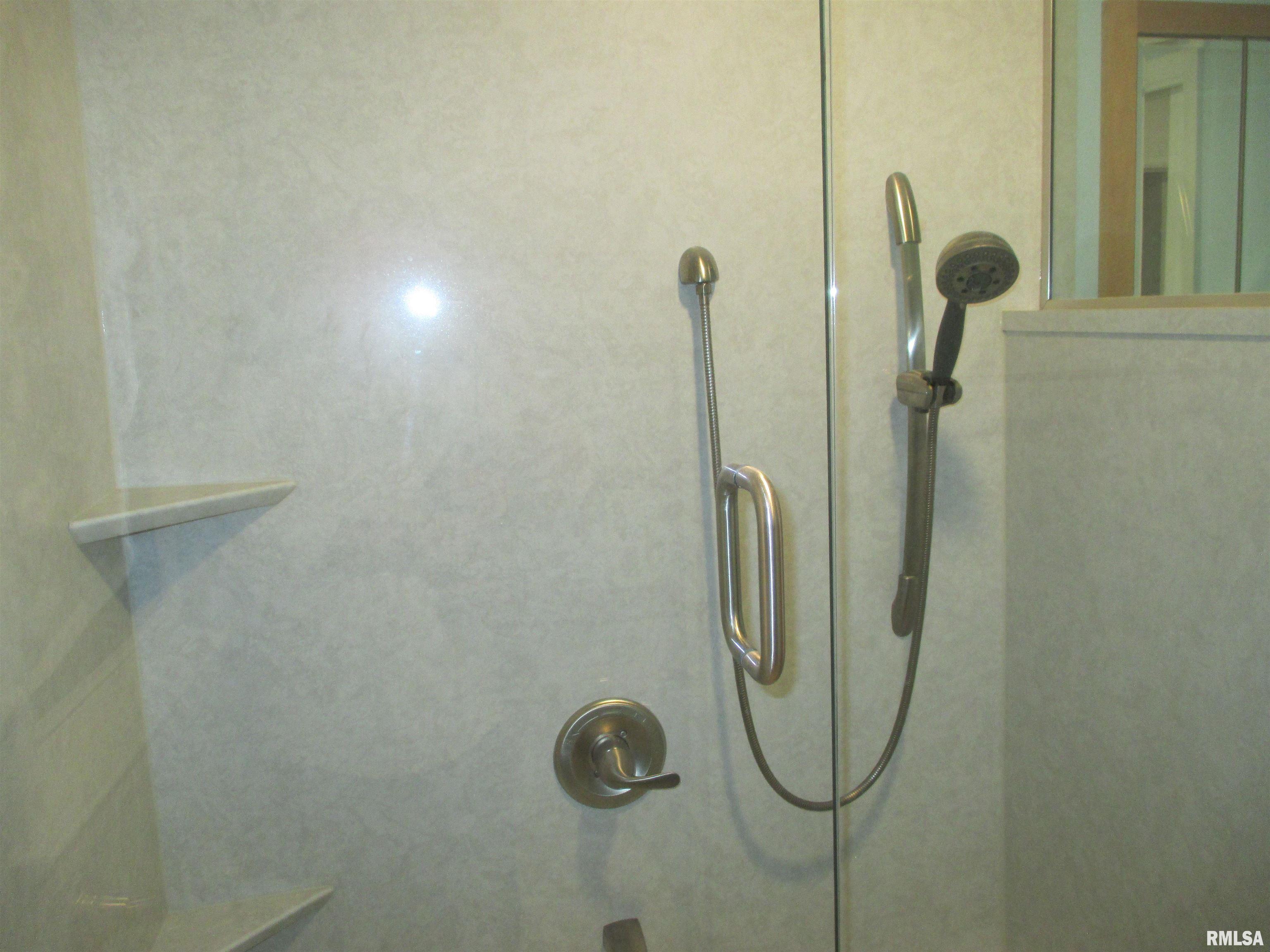 2211 West Clarke Avenue West Peoria, IL 61604 - Photo 28 of 53