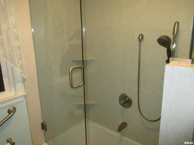 $120,000 | 2211 West Clarke Avenue, West Peoria, IL 61604