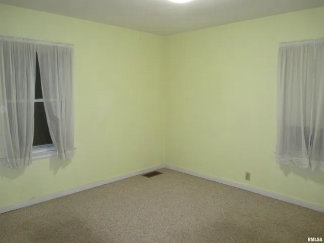 $120,000 | 2211 West Clarke Avenue, West Peoria, IL 61604