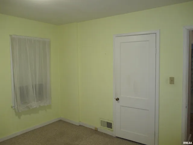 $120,000 | 2211 West Clarke Avenue, West Peoria, IL 61604