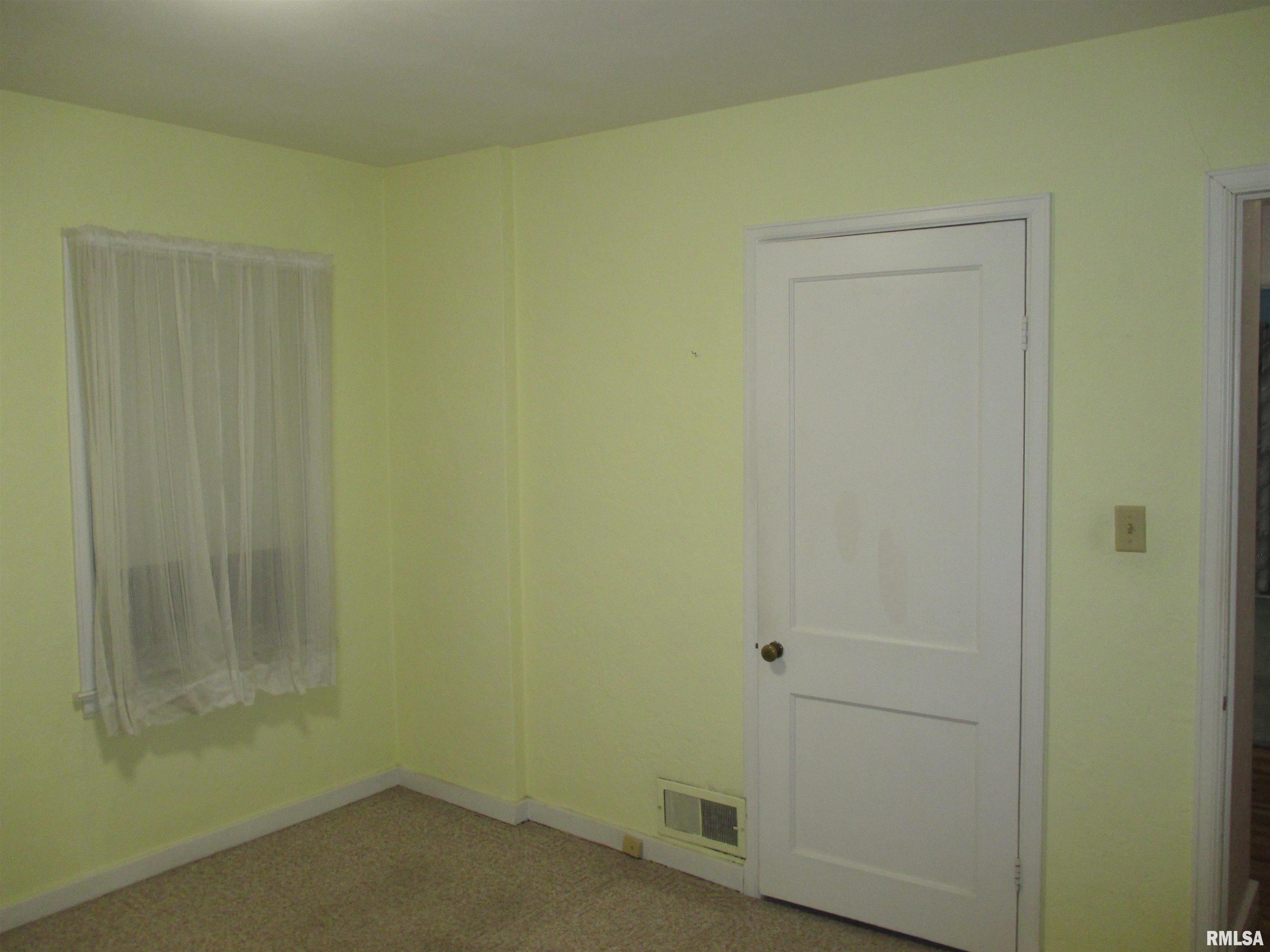 2211 West Clarke Avenue West Peoria, IL 61604 - Photo 31 of 53