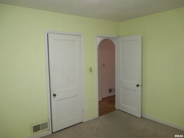 $120,000 | 2211 West Clarke Avenue, West Peoria, IL 61604