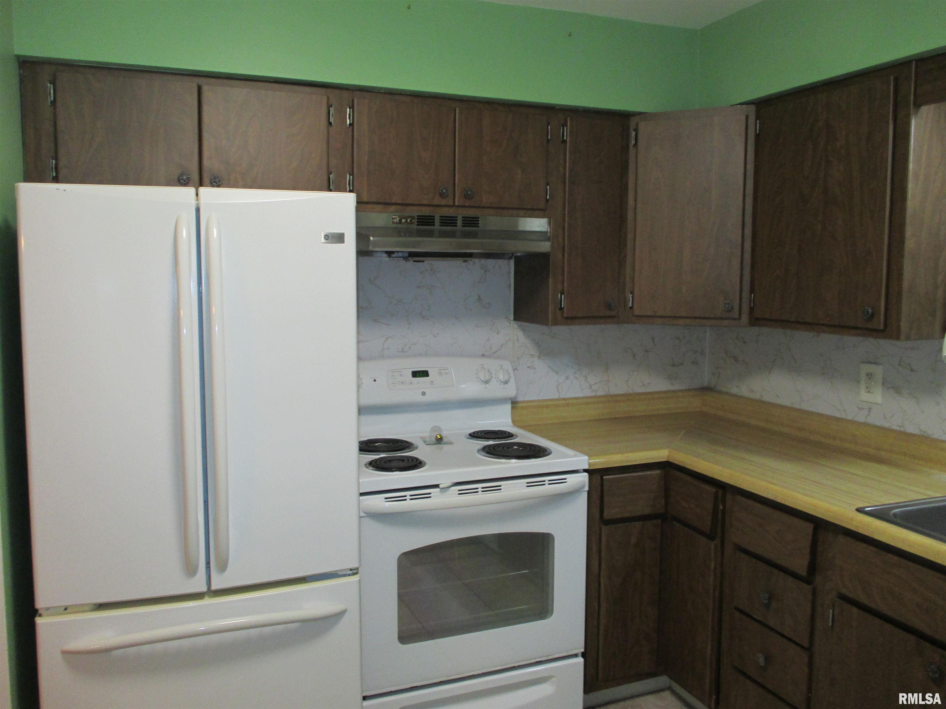 2211 West Clarke Avenue West Peoria, IL 61604 - Photo 34 of 53