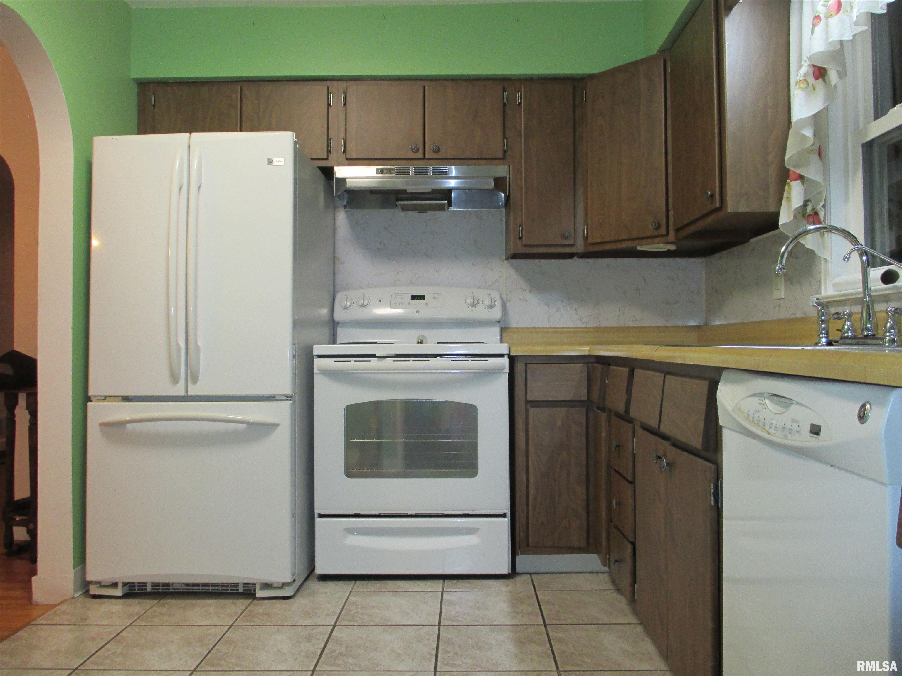 2211 West Clarke Avenue West Peoria, IL 61604 - Photo 35 of 53