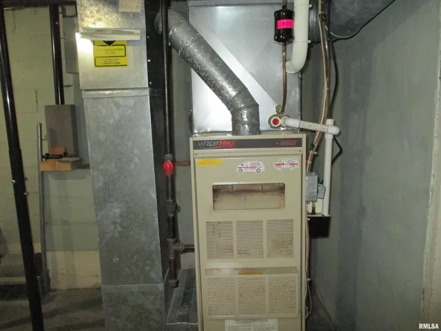 $120,000 | 2211 West Clarke Avenue, West Peoria, IL 61604