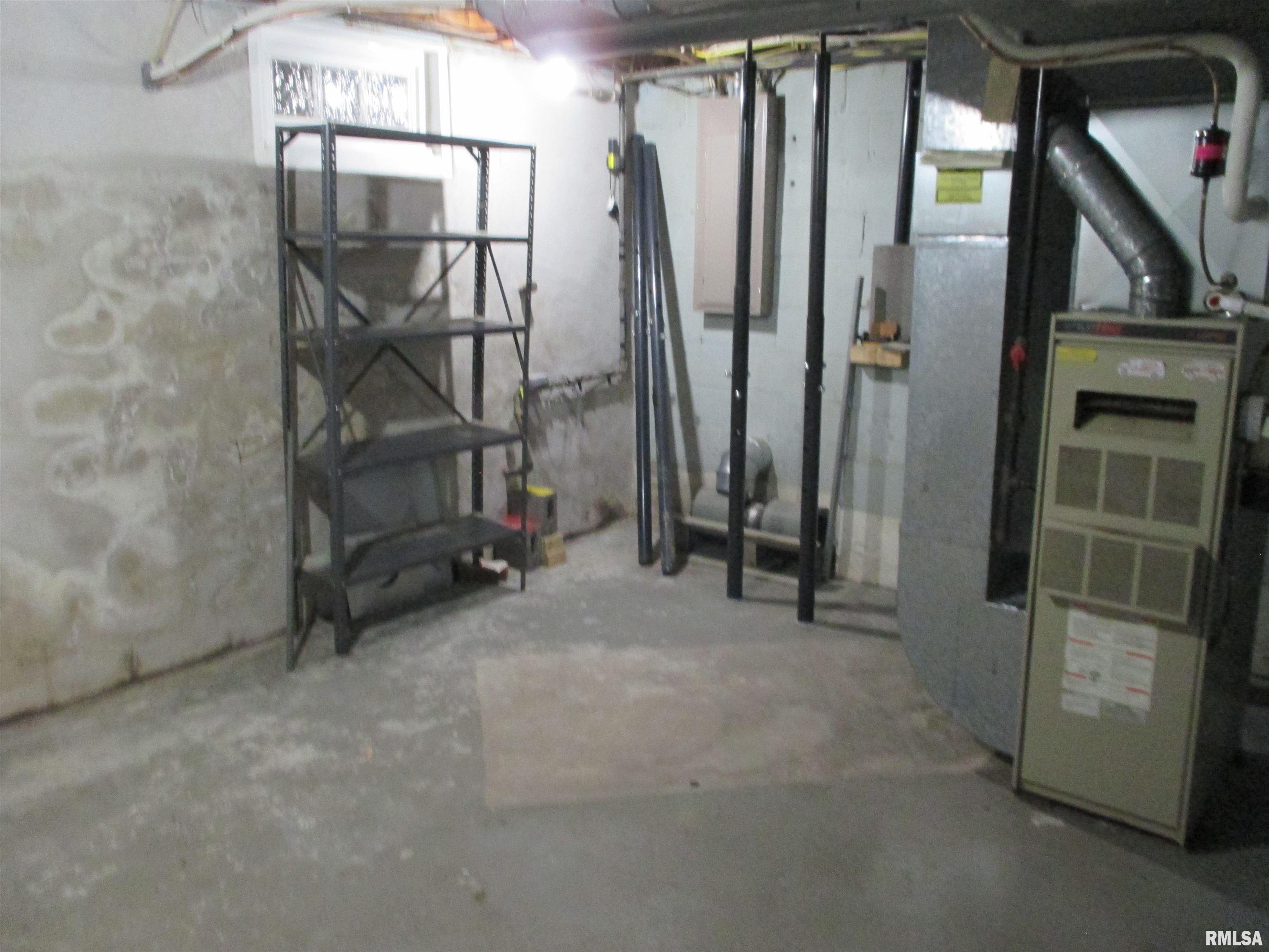 2211 West Clarke Avenue West Peoria, IL 61604 - Photo 39 of 53