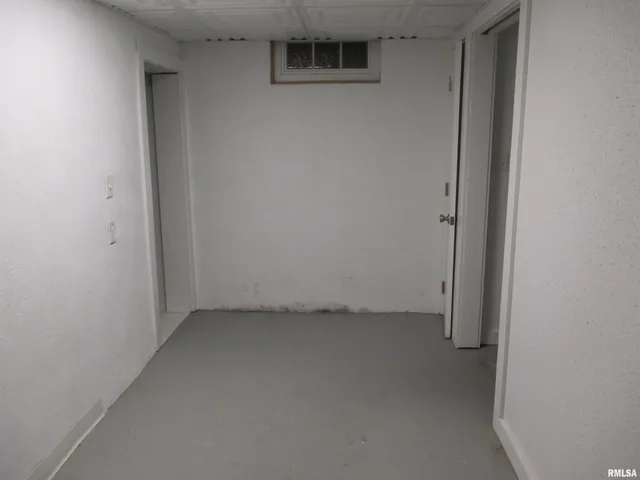 $120,000 | 2211 West Clarke Avenue, West Peoria, IL 61604