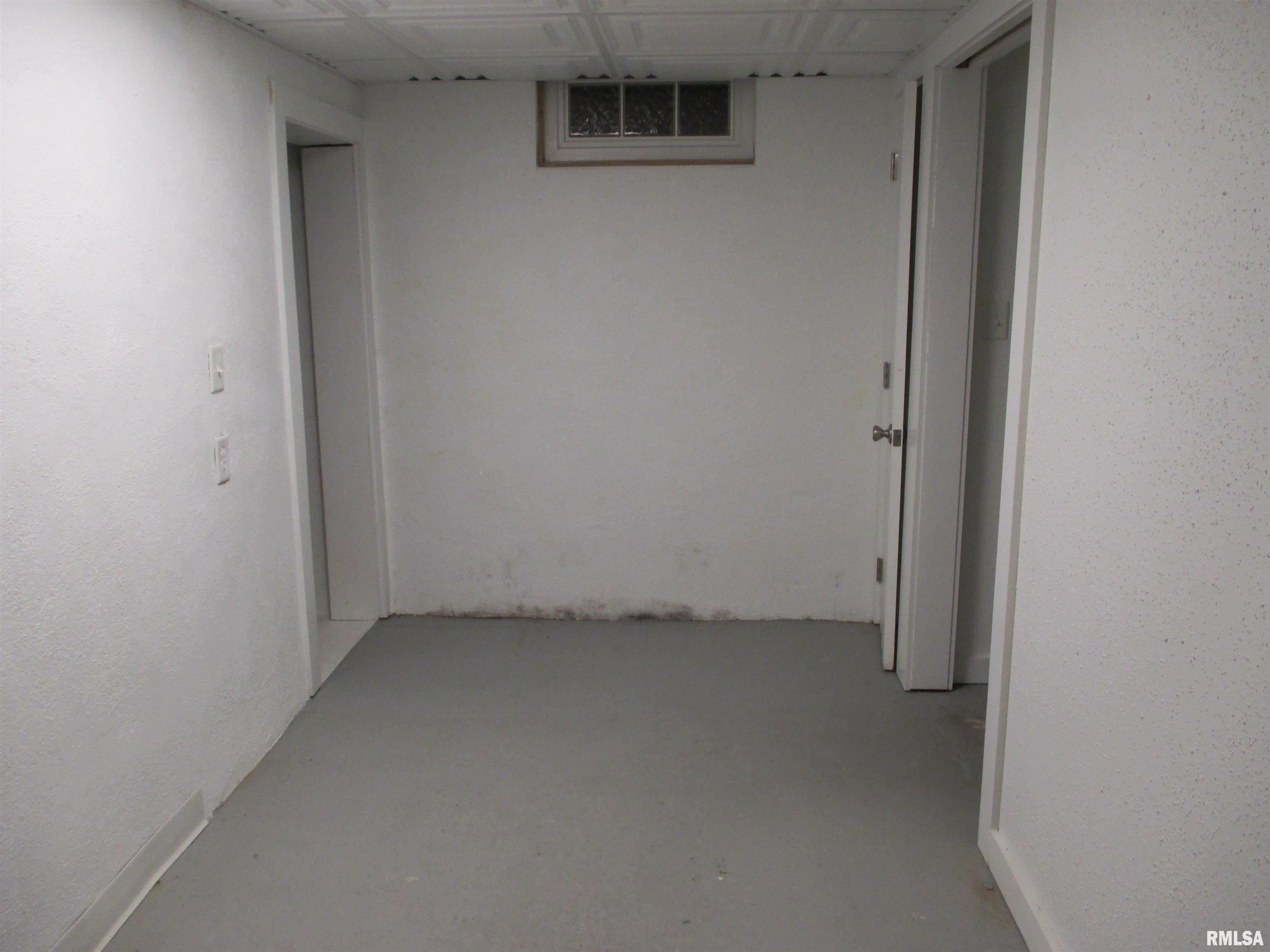 2211 West Clarke Avenue West Peoria, IL 61604 - Photo 46 of 53