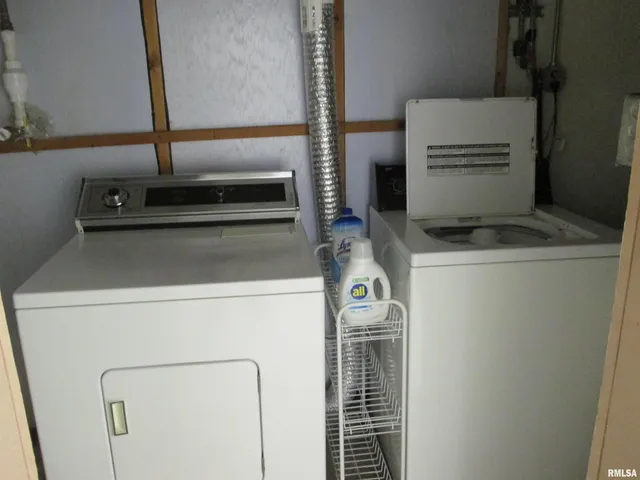 $120,000 | 2211 West Clarke Avenue, West Peoria, IL 61604