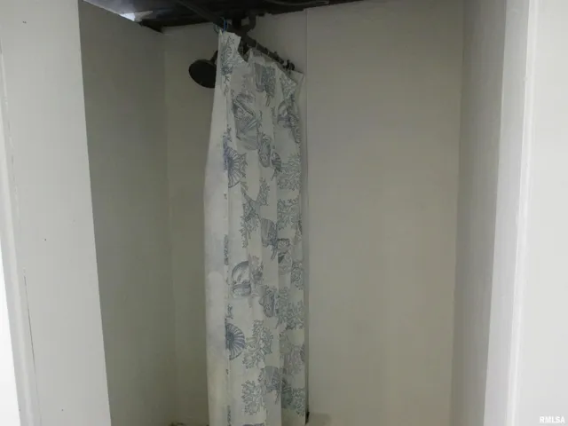 $120,000 | 2211 West Clarke Avenue, West Peoria, IL 61604