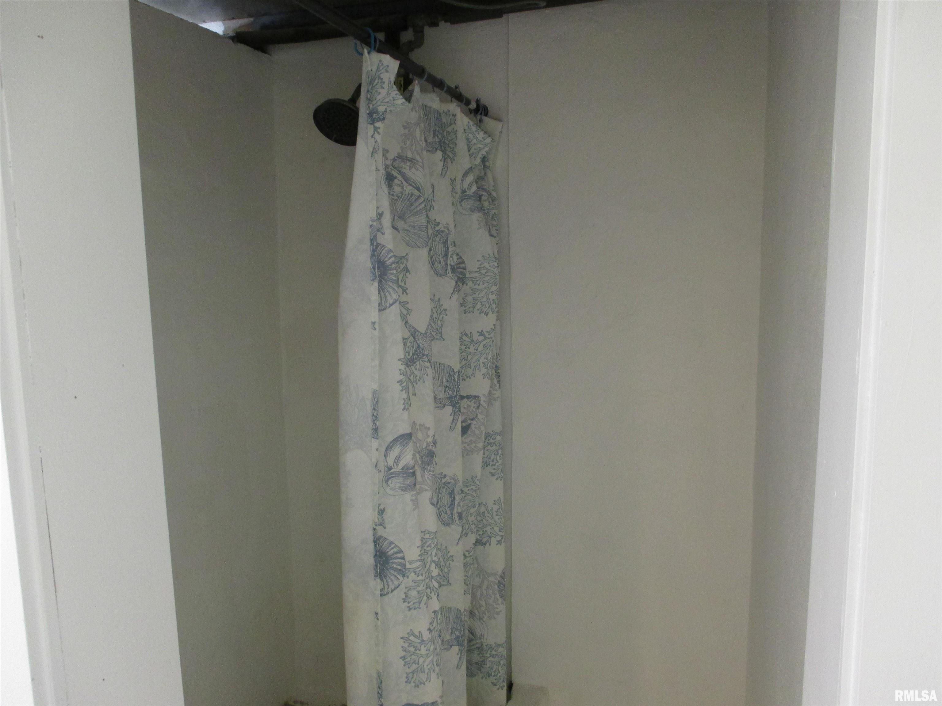 2211 West Clarke Avenue West Peoria, IL 61604 - Photo 50 of 53