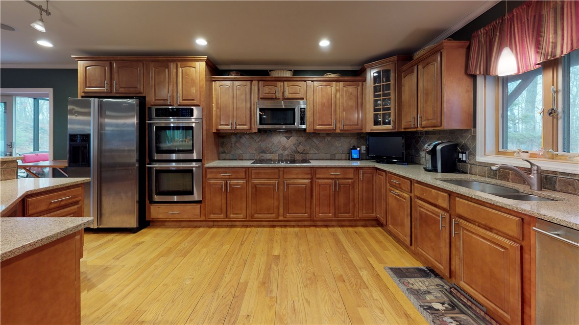 23 Doire Road Cumberland, RI 02864 - Photo 6 of 38