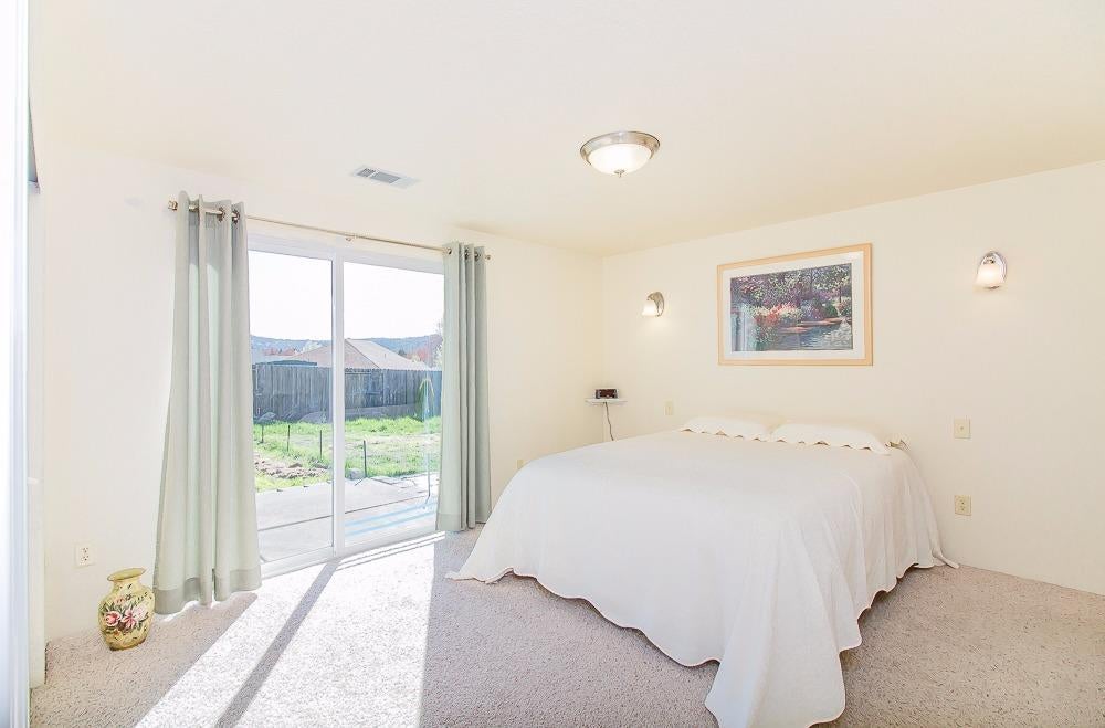 977 Ridgeview Drive Eagle Point, OR 97524 - Photo 12 of 26 Additional Photo