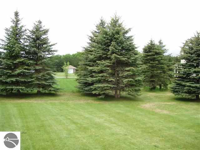 1108 South Ridge Court Traverse City, MI 49696 - Photo 17 of 36 1746463-16.JPG