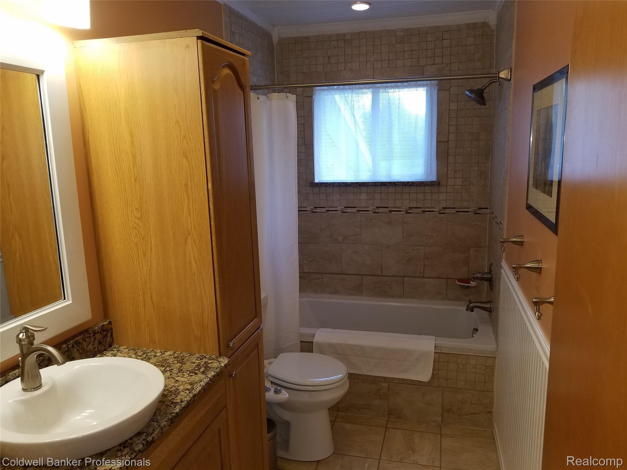 875 North Baldwin Road Oxford, MI 48371 - Photo 37 of 59 20190611_193747.jpg