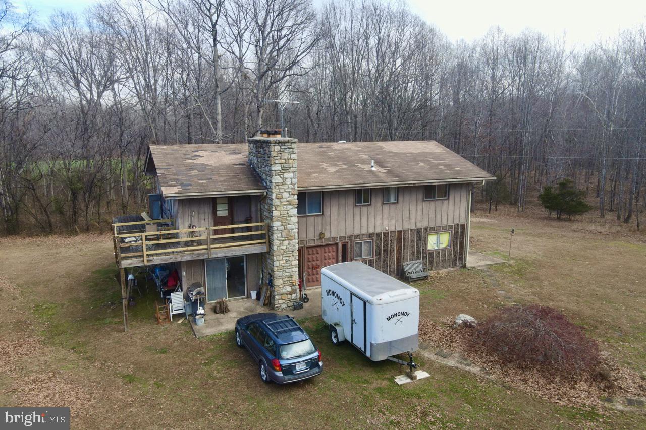7389 Leeds Manor Road Marshall, VA 20115 - Photo 25 of 33 a view of a patio in backyard