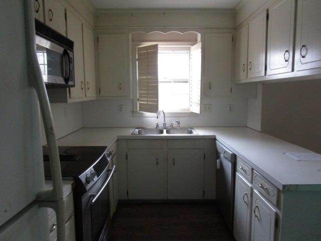 2622 Delhi Road North Charleston, SC 29406 - Photo 3 of 7 kitchen