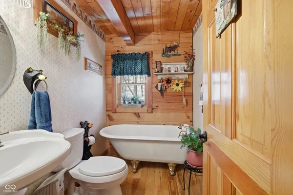 $795,000 | 2901 North Pierce Drive, Solsberry, IN 47459