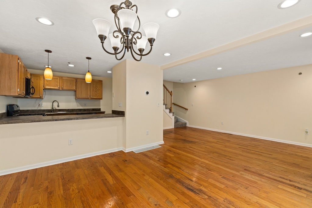 360 Littleton Road, Unit H5 Chelmsford, MA 01824 - Photo 7 of 32