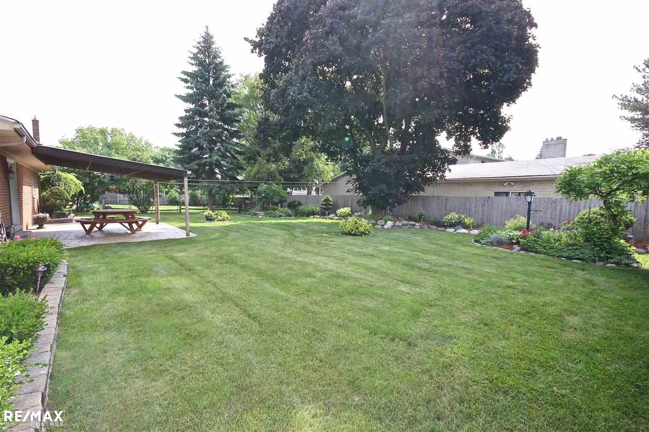 11472 Chicago Road Warren, MI 48093 - Photo 36 of 44 31350567-35.JPG
