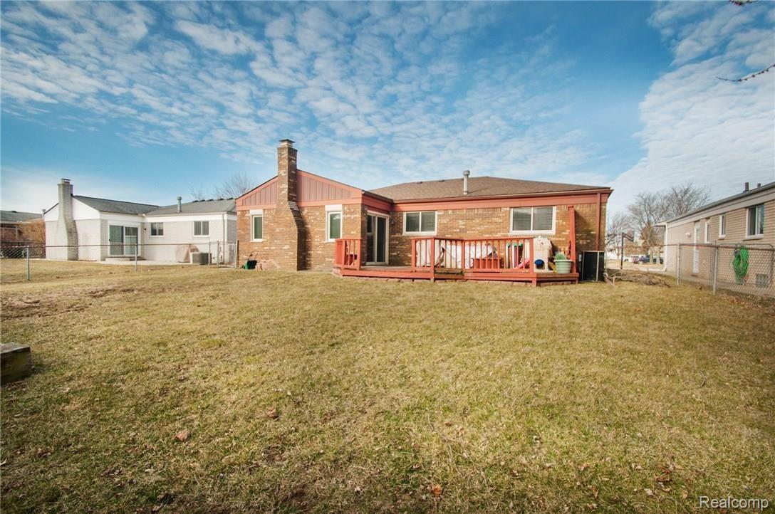 47846 Chrys Road Macomb, MI 48044 - Photo 45 of 46 4-ChrysRd_47846_Back_05.jpg