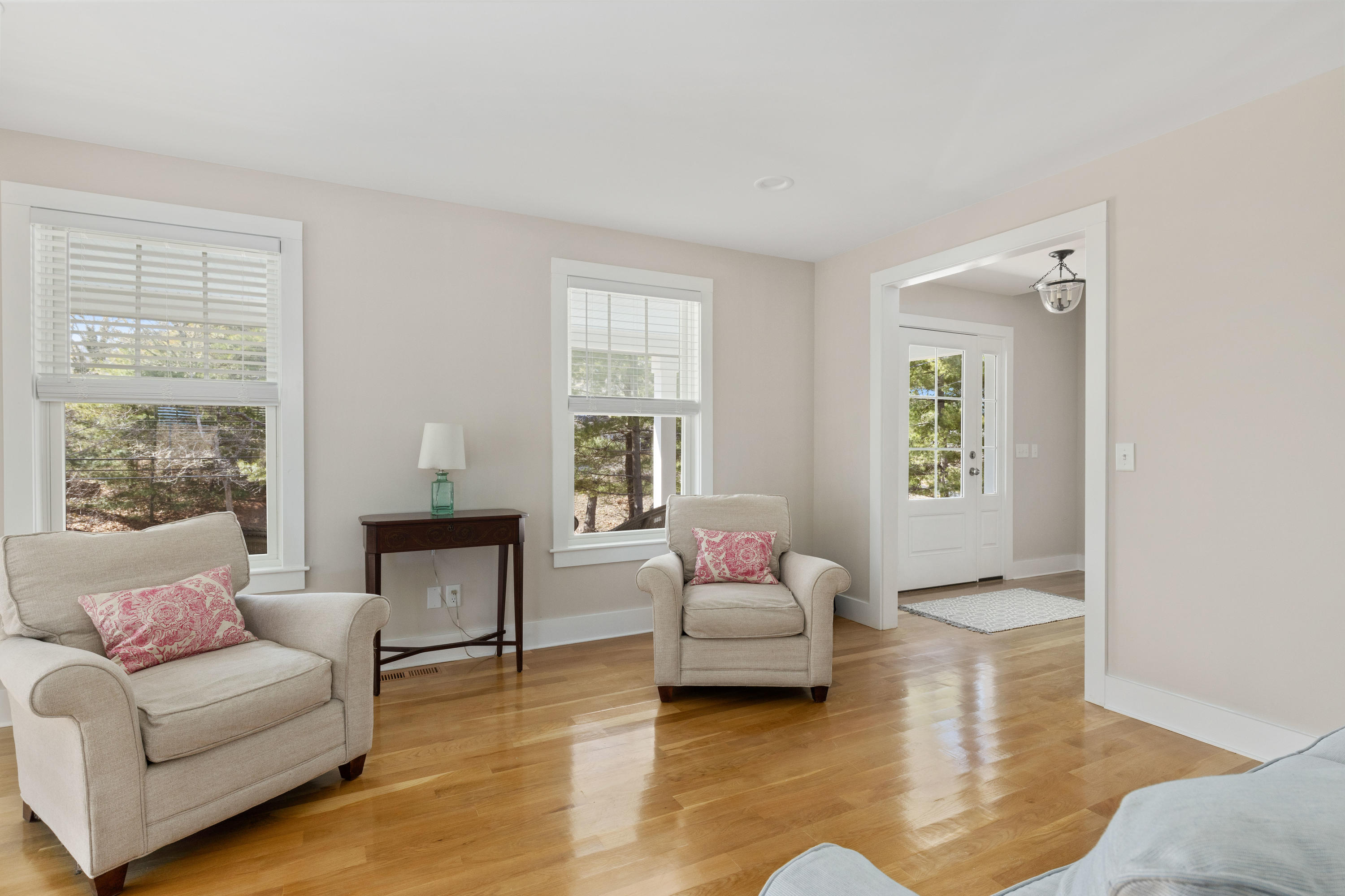 129 Hardings Beach Road Chatham, MA 02633 - Photo 7 of 33 129HarLR-10